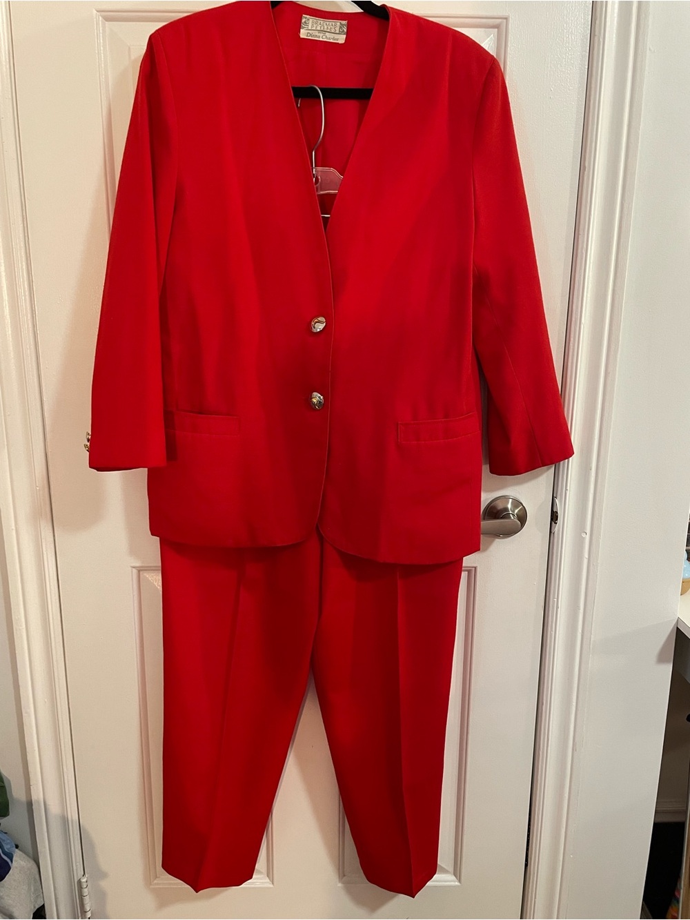 Classic Red Women's Two-Piece Pantsuit with Notchless Jacket